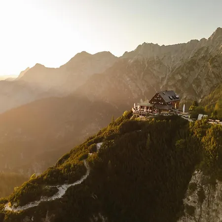 In Saalfelden Near Slopes, Cleaning Included * Lanthal